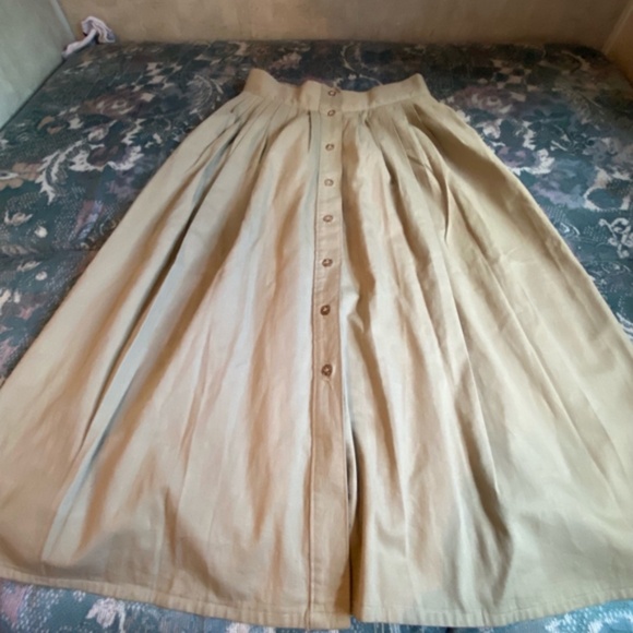 Patterns Vintage Teachers Button MIDI Full Pleated Skirt Beige Size 12 Modest - Picture 2 of 5
